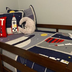Pottery Barn Kids Space Rocket Quilt and shams, excellent condition, Twin size